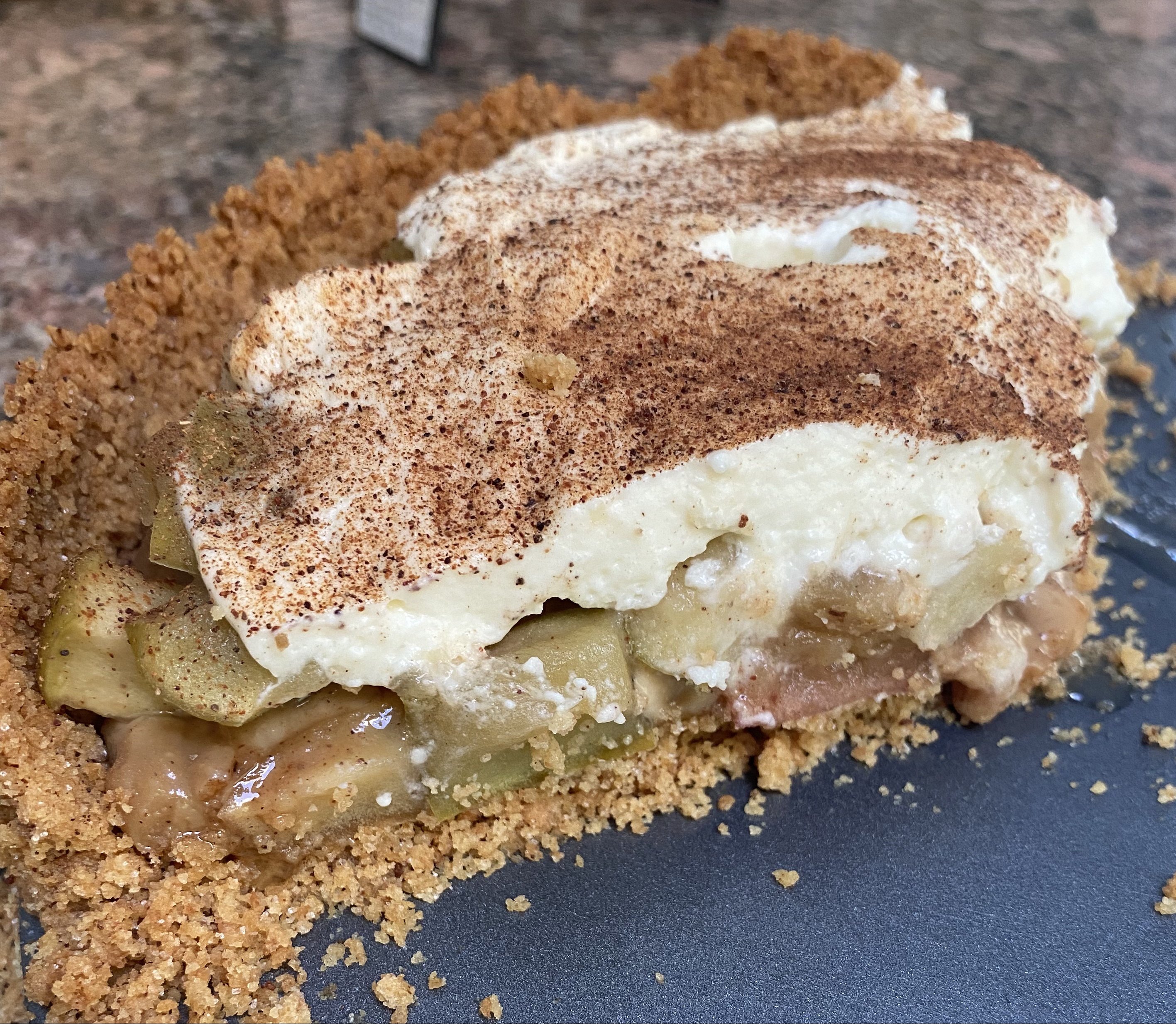 Final result of the Caramel Apple Pie with bourbon whipped cream