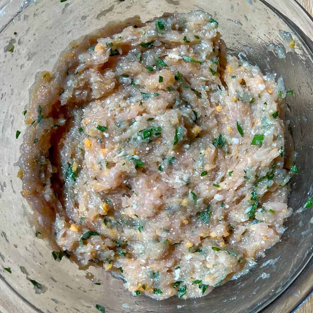 One-Pan Spaghetti Squash and Meatballs 6 chicken meatballs 793517746 e1717038059196